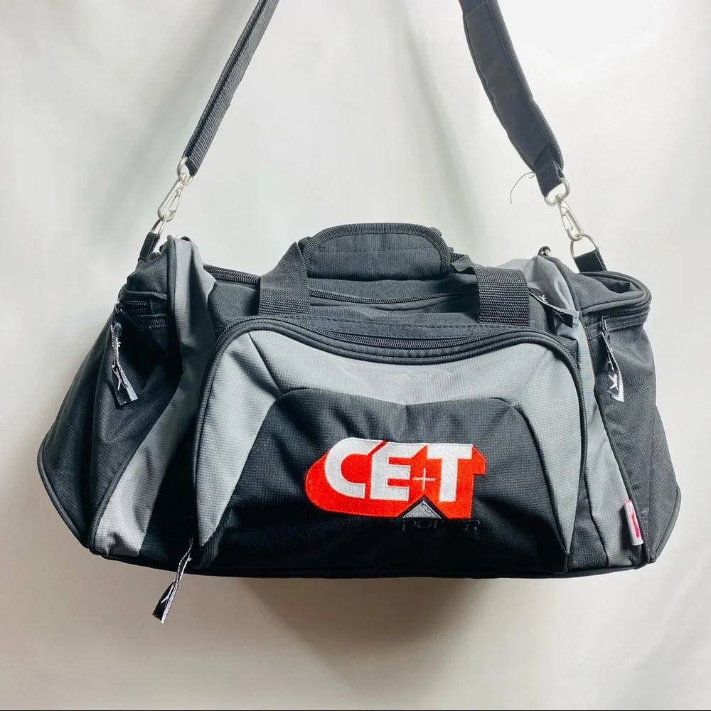 Leed’s Gym bag with pockets And starp black
